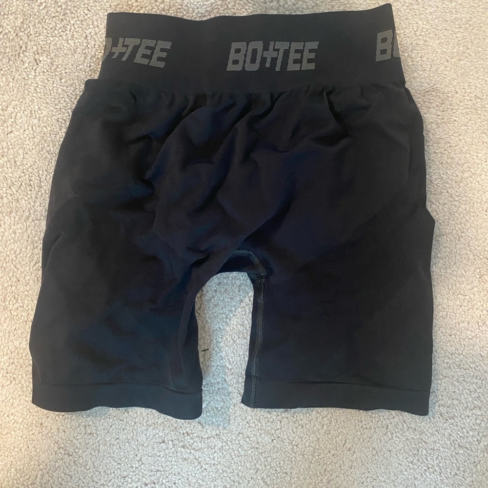 Bo+Tee Women’s Scrunch Bike Shorts - Medium